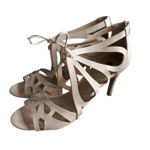 Dressbarn Women’s Elegant Cream Strappy 3.5” Heel Sandals. Size 9